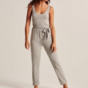 Abercrombie & Fitch Grey Knit Jumpsuit Med Petite